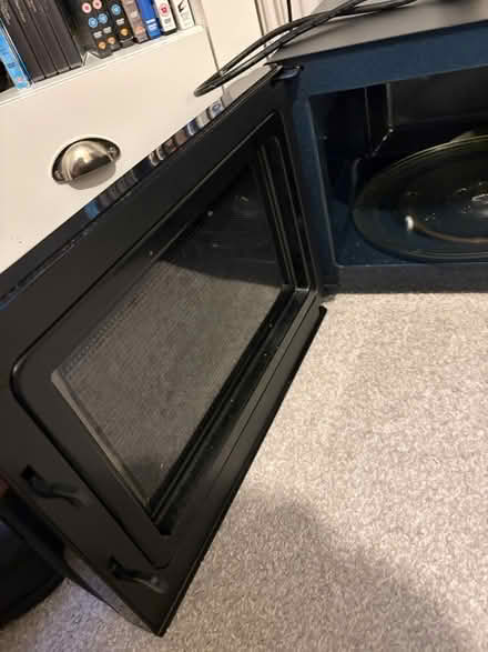 Photo of free Samsung microwave (Berkhamsted HP4) #4