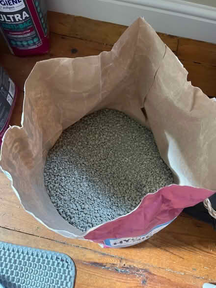 Photo of free Clumping cat litter (Knockholt/Dunton Green TN14) #3