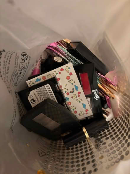 Photo of free Bag of make up bits- ideal for kids (Hoddesdon SG13) #1