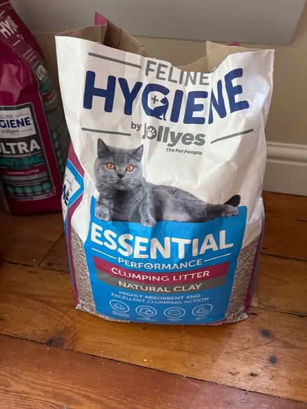 Photo of free Clumping cat litter (Knockholt/Dunton Green TN14) #1