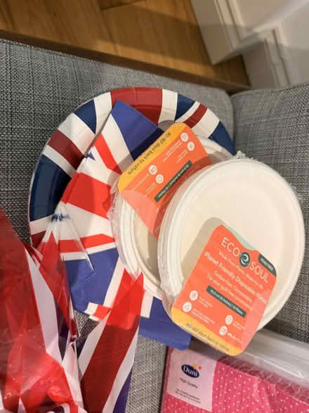 Photo of free British Party Supplies / UK celebration decorations (Highbury N5) #2