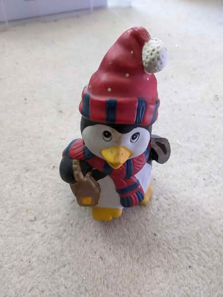 Photo of free Penguin Christmas figurine (Hastings TN34) #1