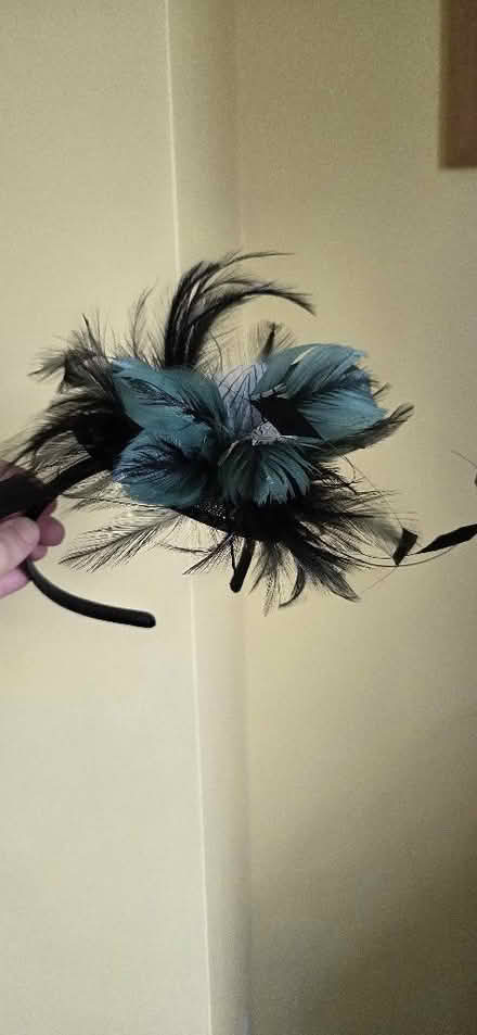 Photo of free Three Fascinators In Hat Box (Shipley BD18) #2