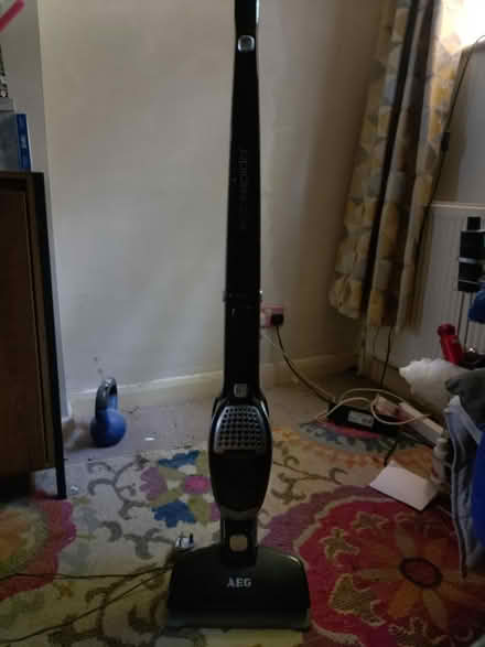 Photo of free Cordless AEG vacuum (Wimbledon, SW19) #3