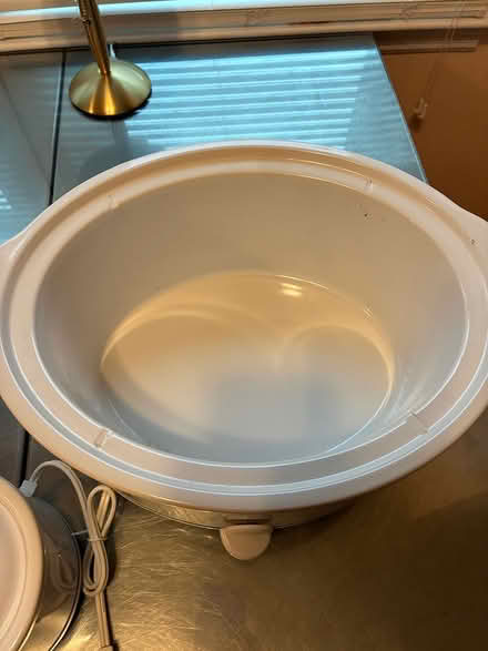 Photo of free Crock pot and little dipper (Saugerties) #4