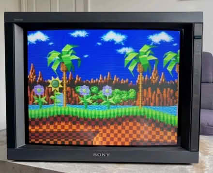 Photo of old sony trinitron monitors/tvs (Ashover DE55) #2