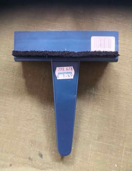 Photo of free Ice scraper (Bearwood BH11) #1