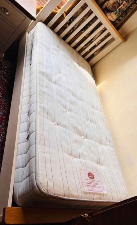 Photo of free Single bed with mattress (Hackney. N16) #1