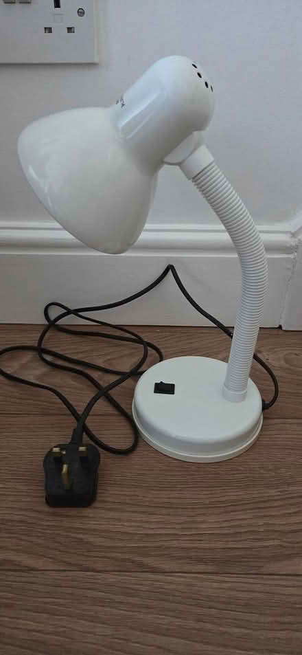 Photo of free White desk lamp (Tooting Bec, SW17) #1