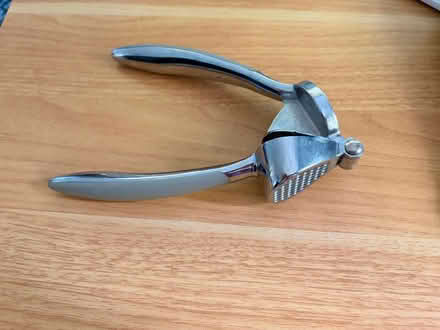 Photo of free 🧄 Garlic presser (Richmond TW9) #1