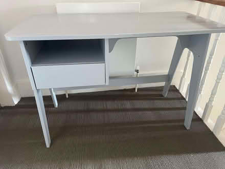 Photo of free Desk (Northchurch HP4) #1