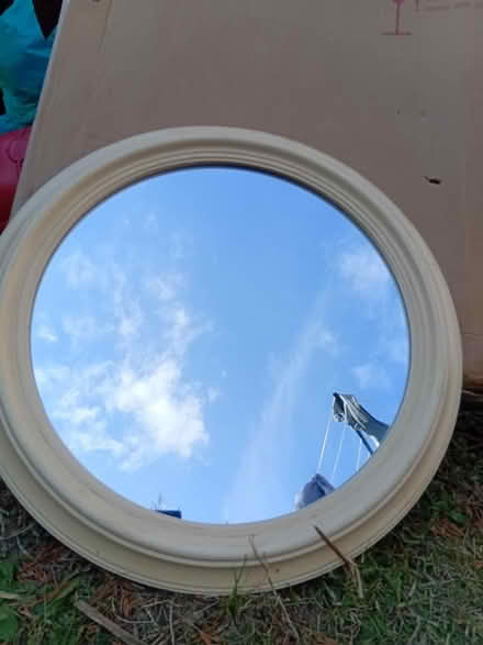 Photo of free circular mirror (Upper oldfield park) #2