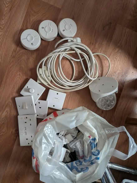 Photo of free Mixed bag of working electricals (Maidstone ME15) #1