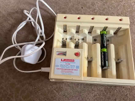 Photo of free battery charger. (Park Road area NN10) #1