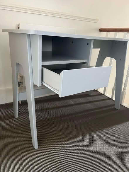 Photo of free Desk (Northchurch HP4) #2