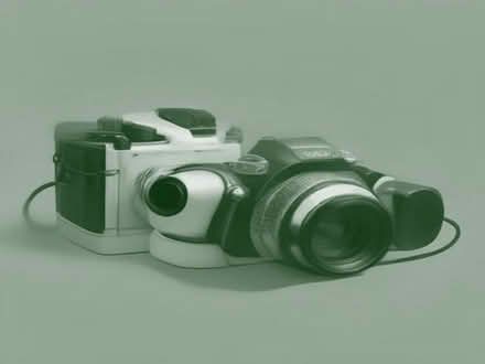 Photo of Old & unloved SLR cameras (Hanley Castle WR8) #1