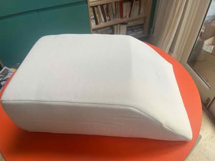 Photo of free Foam pillow to elevate legs (Central cambridge CB1) #1