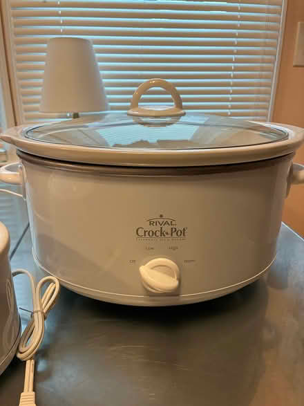 Photo of free Crock pot and little dipper (Saugerties) #2