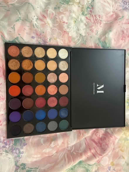 Photo of free Morphe eyeshadow pallete (Greenford UB1) #1