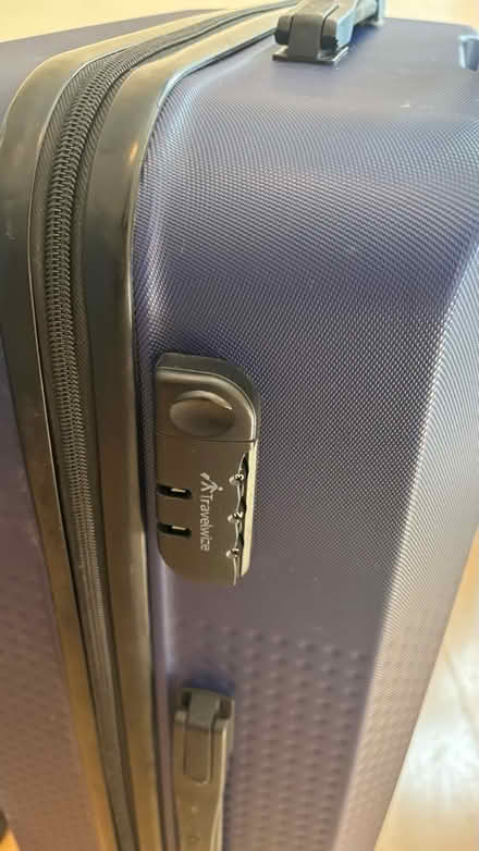 Photo of free 2x Luggage bags (1 medium, 1 large) (Putney Bridge Road SW15) #4