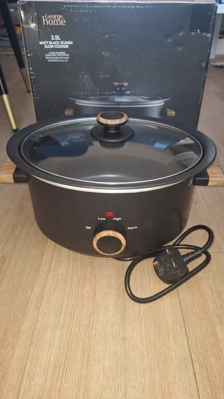 Photo of free Slow Cooker 3.5L (371 Edgware road, W2) #1