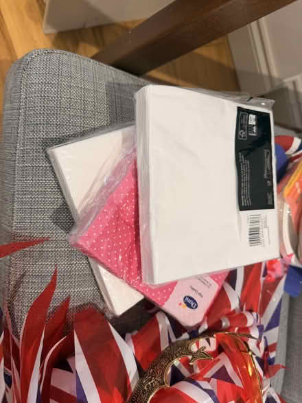 Photo of free British Party Supplies / UK celebration decorations (Highbury N5) #4