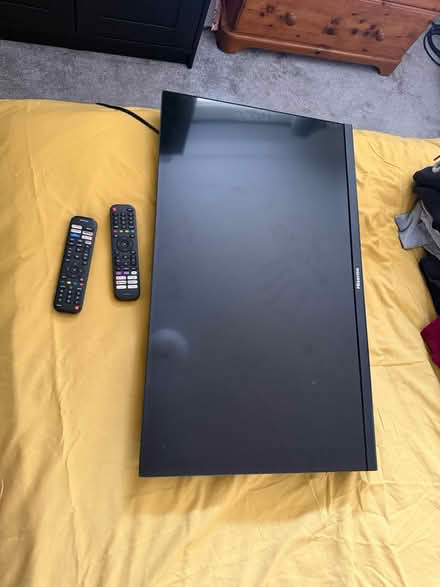 Photo of free 32 inch smart tv broken (RG5 woodley) #1