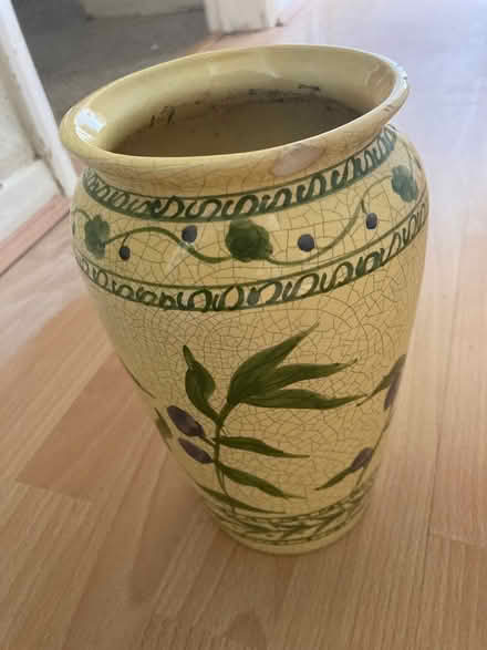 Photo of free Olive pattern vase (Willingdon BN22) #1