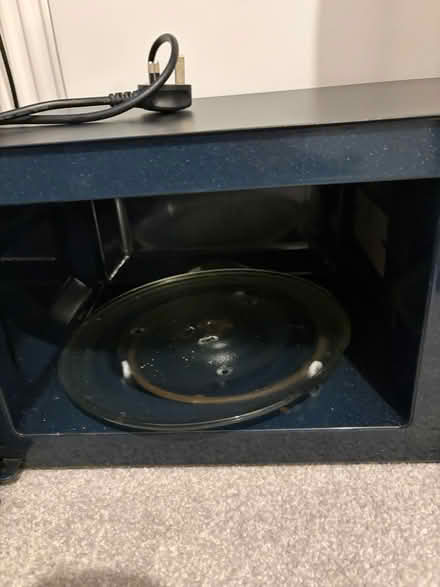Photo of free Samsung microwave (Berkhamsted HP4) #1