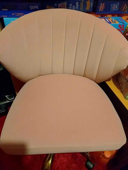 Photo of free Pink swivel chair (Chineham RG24) #1
