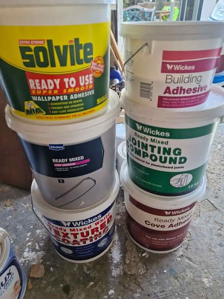 Photo of free wallpaper paste coving adhesive (Great Baddow CM2) #1