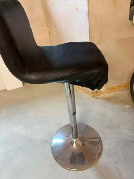 Photo of free High stool (Freehold LA1) #3