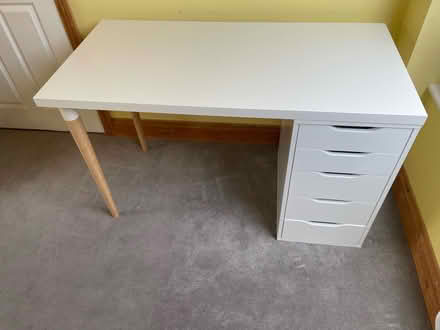 Photo of free Desk with drawers (Oakes HD3) #1