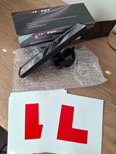Photo of free Extra Mirror and magnetic L plates (AL6 Welwyn) #1