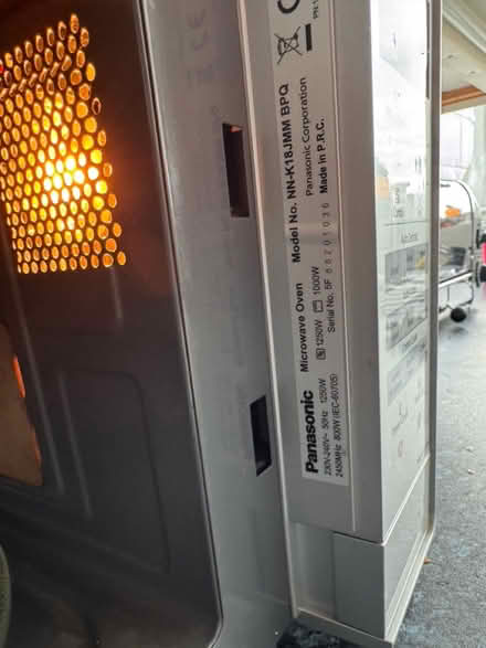 Photo of free Panasonic Microwave Oven NN-K18JMM (West Worthing, BN11) #4