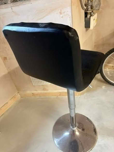 Photo of free High stool (Freehold LA1) #4