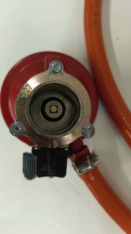 Photo of free clip-on propane regulator (Green Street Green TN14) #2