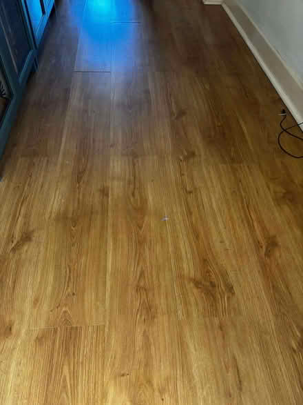 Photo of free Used oak-effect laminate flooring approx. 40 m2 (Lavender Hill SW11) #4