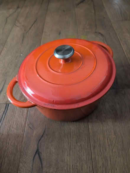 Photo of free Large cast iron pot (Shuttington B79) #1