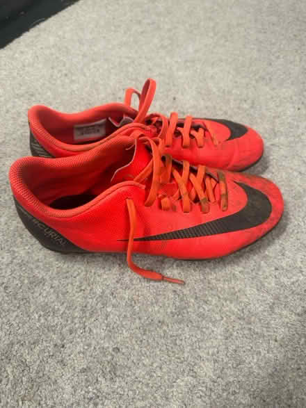 Photo of free Trainers & hike boots - uk 6.5 (Yarnton) #3