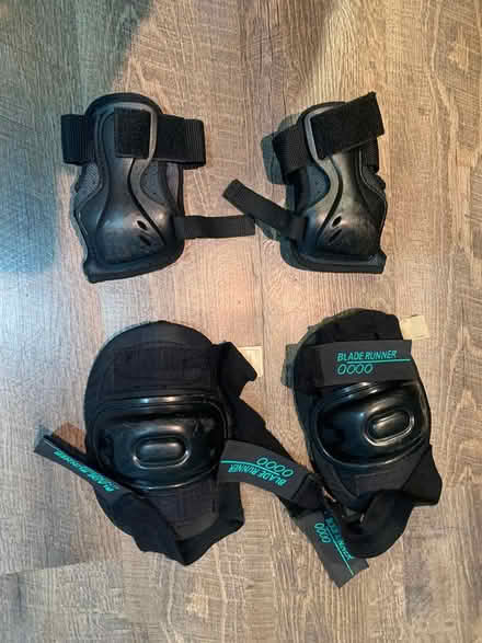 Photo of free rollerblades knee and elbow pads (east york Toronto) #1
