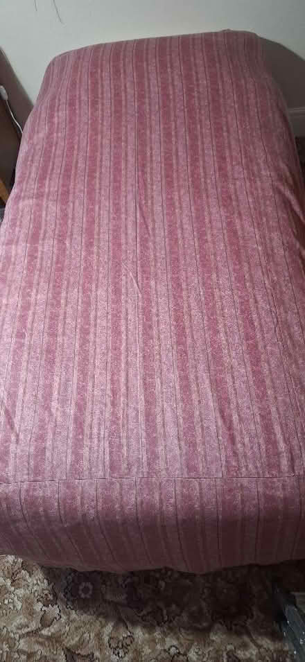 Photo of free Fitted Single Bed/Day Bed Cover (Harrogate HG1) #1