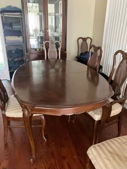Photo of free vintage dining table (Oak Lawn. 100th and Kenton) #1