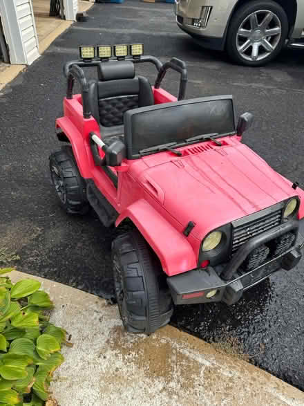 Photo of free Kids Jeep (Maple Glen) #2