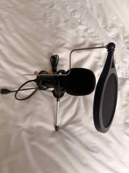 Photo of free USB Microphone with pop filter (Stalybridge SK15) #2