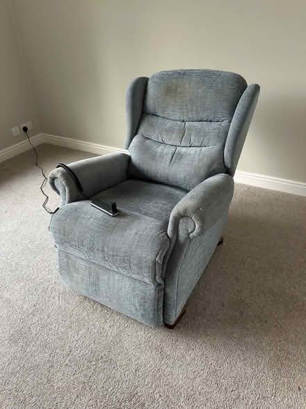 Photo of free Electric Reclining Chair (New Alresford SO24) #4