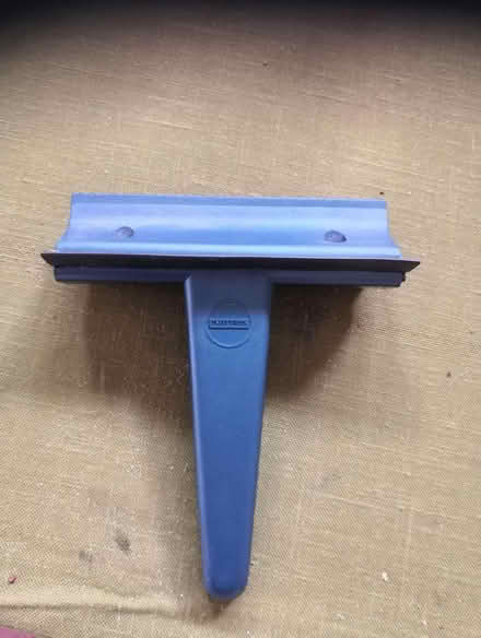 Photo of free Ice scraper (Bearwood BH11) #2