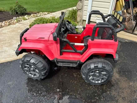 Photo of free Kids Jeep (Maple Glen) #1