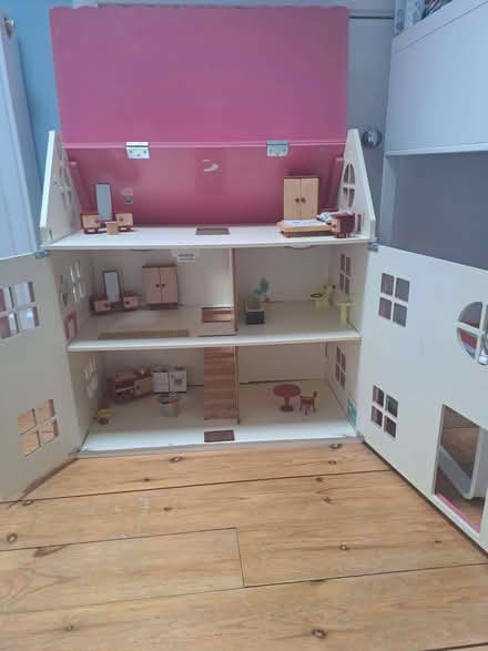 Photo of free Doll's House with some furniture (Cubbington CV32) #1