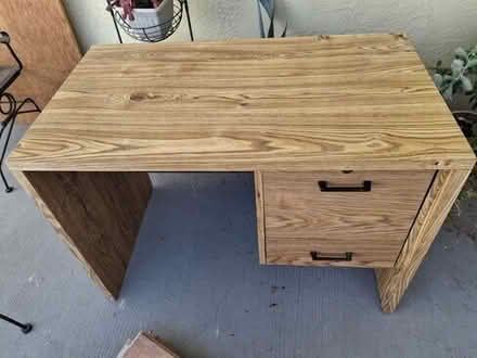 Photo of free student desk #1